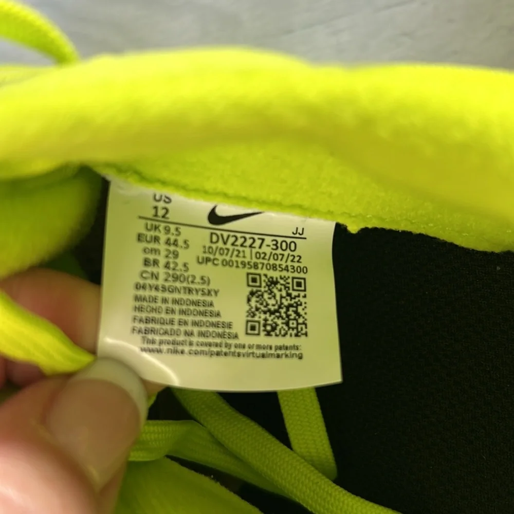 Nike Women’s Air Max Dawn Running Shoes Size‎ 12 Atomic Green/Black